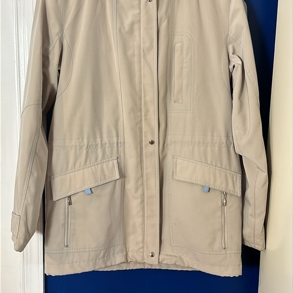 Women’s Liz Claiborne Tan Polyester Hooded Windbreaker Rain Jacket Size Small - Picture 3 of 13